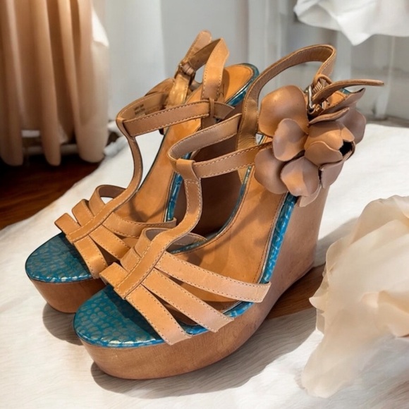 Badgley Mischa. Wooden wedge heeled sandals Gorgeous Flower Leather Wood - Picture 2 of 16